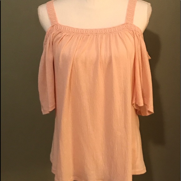 Cable & Gauge Tops - NWOT Cable & Guage cold shoulder blouse